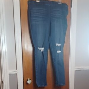 Jennifer Lopez Sz.16W Pull On Distressed Skinny Jeans.L.29.5".R.11.5". W.38".EUC